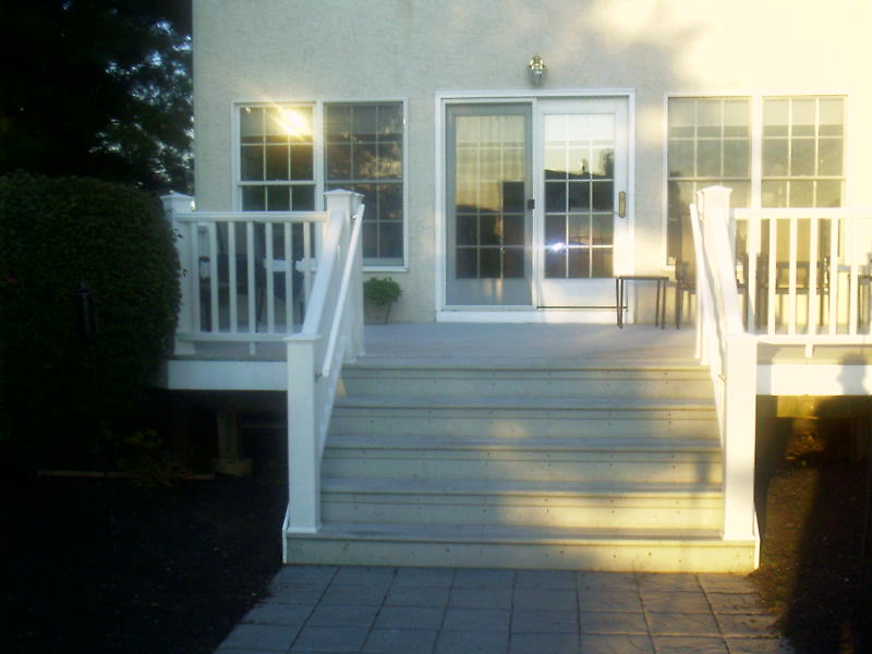 deckandsidewalk2061007.jpg