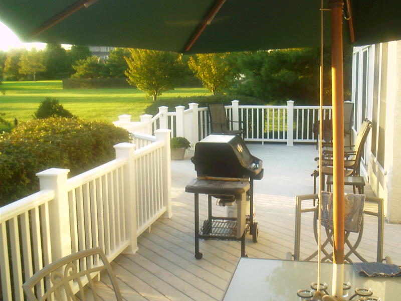deckandsidewalk2061009.jpg